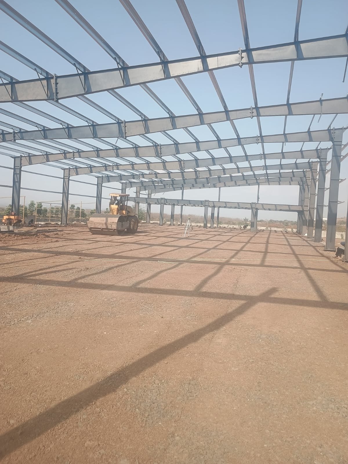 Expansive multi-bay clear-span warehouse interior